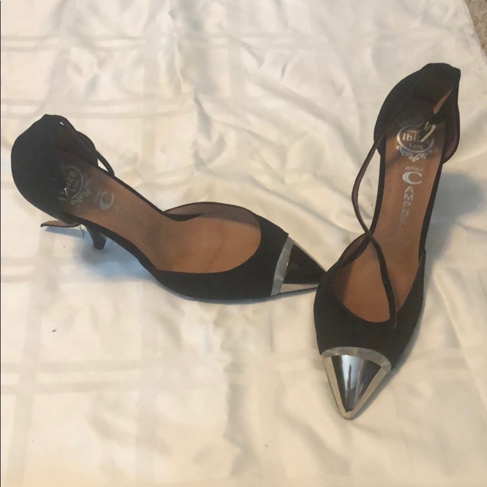 Stiletto silver cap toe high heel shoe